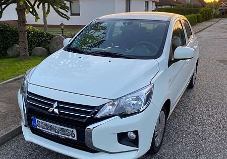 Mitsubishi Space Star 1,2l EZ 11.21 NUR 5000KM, 4/5 Tür, 1Hd. GJ Reifen