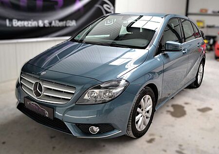 Mercedes-Benz B 180 | AHK*8-Fach bereift*Sthz*PDC