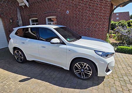 BMW iX1 eDrive20 M Sportpaket