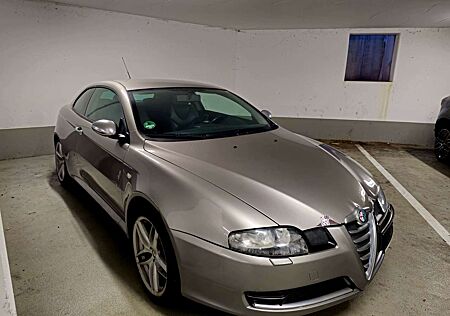 Alfa Romeo GT 1.9 JTDM DPFQuadrifoglio Verde