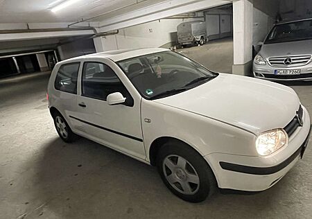 VW Golf Volkswagen Volkswagen IV 1.,4 16V - 75 PS