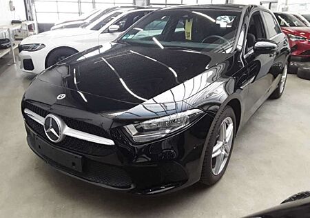 Mercedes-Benz A 250 MBUX*Pano*R.Cam*SHZ*Ambiente*Leder*CarPlay