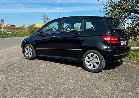 Mercedes-Benz B 150 B-Klasse (B150) Die B-Klasse ist ein