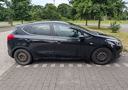 Kia Cee'd Ceed / Ceed 1.6 CRDi 128 Dream Team Edition
