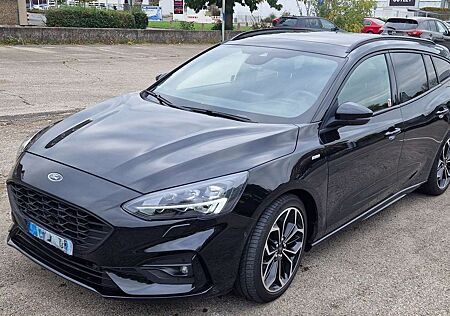 Ford Focus Turnier 1.5 EcoBoost ST-LINE X