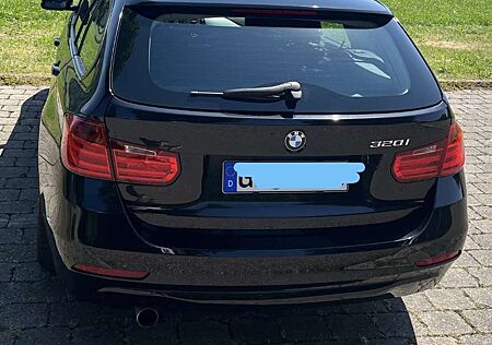 BMW 320i 320 Touring Aut. Modern Line