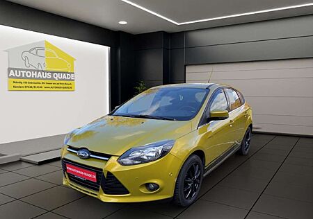 Ford Focus Titanium 1.6 MOTOR-NEU !!!