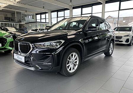 BMW X1 sDrive 18i Advantage LED/AHK/NAVI/DAB