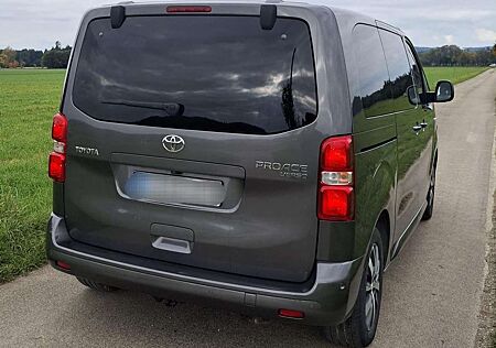 Toyota Pro Ace Proace Proace Verso 2,0-l-D-4D L1 (8-Si.) Autm. Team D.