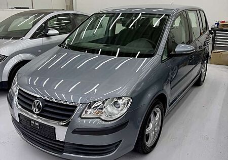 VW Touran Volkswagen Conceptline