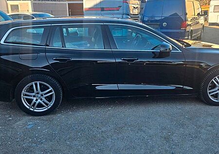 Volvo V60 Kombi Momentum Pro,AHK
