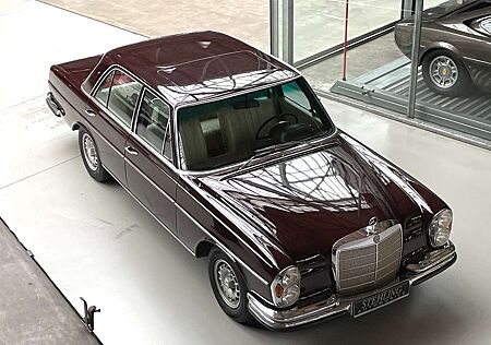 Mercedes-Benz 280 SE 4,5 W108