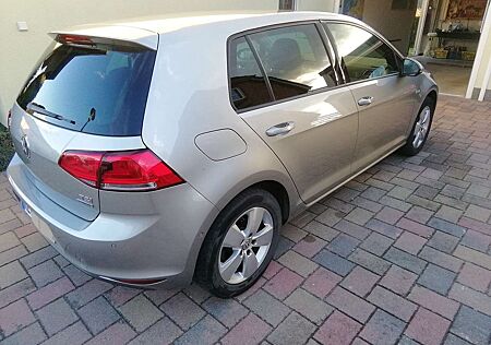 VW Golf Volkswagen 1.2 TSI BlueMotion Technology Comfortline