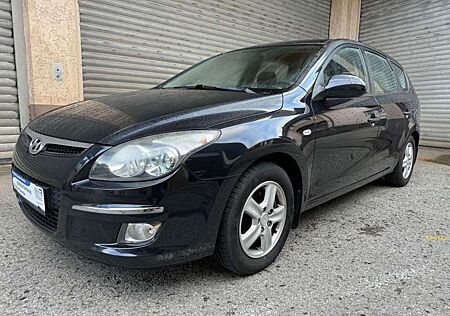 Hyundai i30 cw Edition+*Klima*AHK*ALU*USB*5Gang*2Hand*