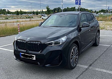 BMW iX1 xDrive30 M Sportpaket