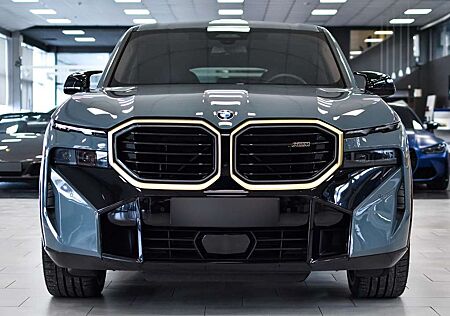 BMW XM 4.4 VintageLeather*23zol*BowersWilkins*Iconic