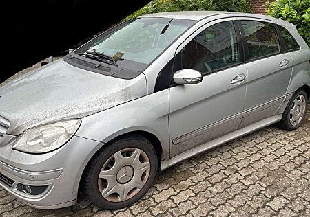 Mercedes-Benz B 170