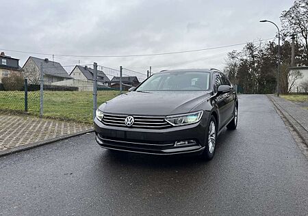 VW Passat Volkswagen 2.0 TDI SCR (BlueMotion Technology) DSG Highline