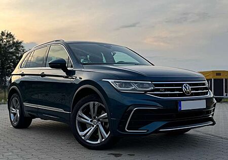 VW Tiguan Volkswagen 2.0 TDI SCR 4MOTION DSG R-Line