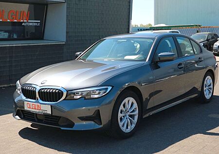 BMW 320 i Advantage*MEMORY*SHZ*AMBIENTE