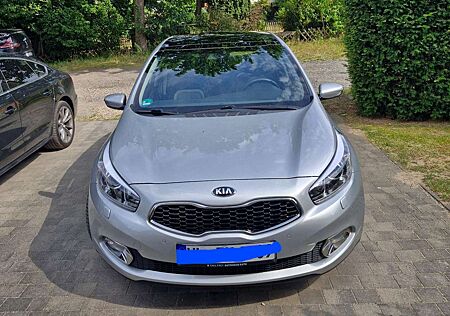 Kia Cee'd Ceed / Ceed 1.6 CRDi Spirit/HSN 1260,TSN ACX