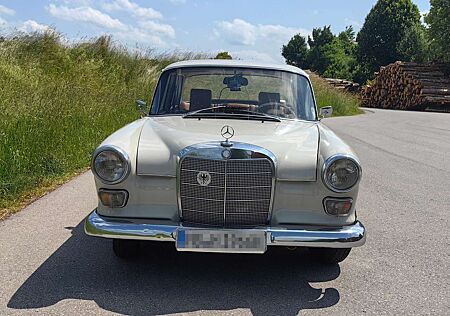 Mercedes-Benz Others W110 230