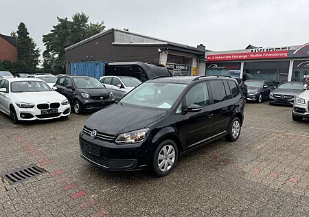 VW Touran Volkswagen PANO Parklenk. PDC vo+ht Klimaauto NAVIGA