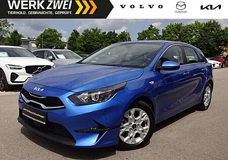 Kia Cee'd Ceed / 1,5 Vision AT AHK ACC Navi Kamera DAB