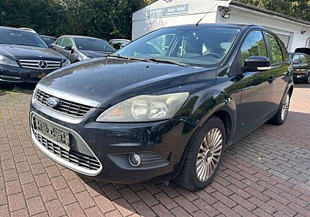 Ford Focus Lim. Titanium *Klimaauto*SHZ*Euro 5*1.Hand