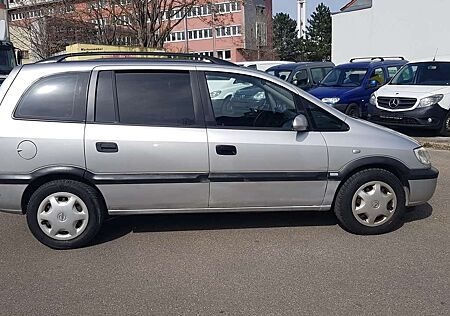 Opel Zafira 1.6 Elegance