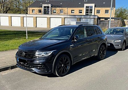 VW Tiguan Volkswagen Diesel 2.0 TDI SCR 4MOTION DSG R-Line