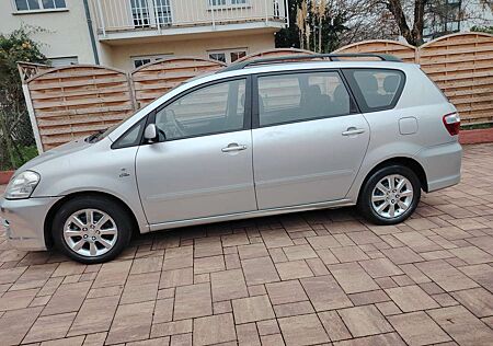 Toyota Avensis Verso D-4D Sol