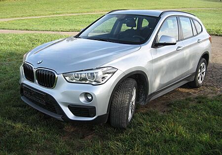 BMW X1 xDrive20dAutomAllradNaviLEDHekklapAutTempTüvNeu