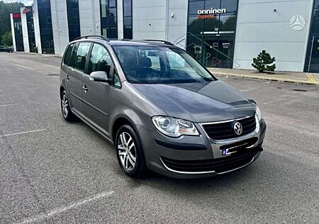 VW Touran Volkswagen Conceptline