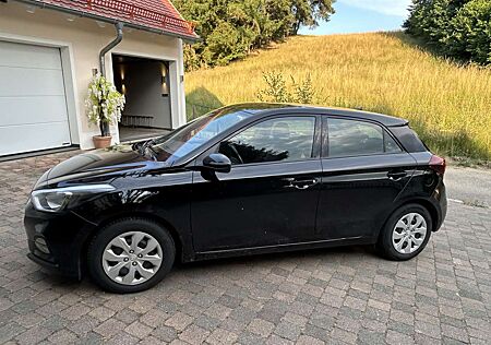 Hyundai i20 blue 1.0 T-GDI Active DCT Style