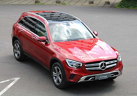 Mercedes-Benz GLC 300 Keyless/Panorama/Kamera/Leder/Carplay