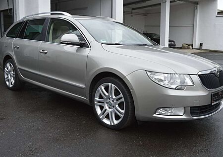 Skoda Superb Combi 2.0 TDI 4x4 Elegance/Bi-XEN/Leder/AHK