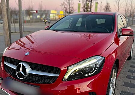 Mercedes-Benz A 180 (BlueEFFICIENCY) 7G-DCTAMG Sport