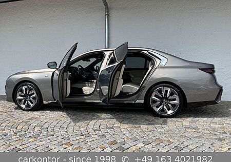 BMW i7 xDr. 60 *M SPORT*TÜREN*THEATRE*LOUNGE SEATING