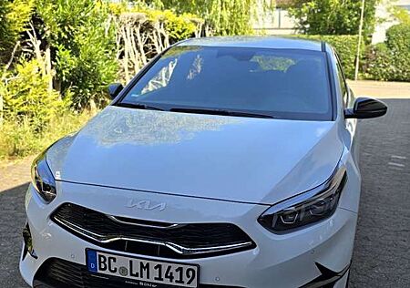 Kia Cee'd Ceed / 1.5 T-GDI OPF Nightline Edition