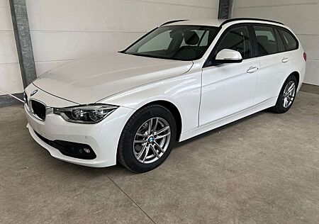 BMW 320 iTouring Advantage Aut+PDC+LED+Connected+Navi
