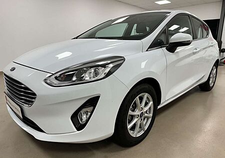 Ford Fiesta Titanium*PDC*NAVI*KLIMA*TEMP*SCHEFT*DAB+