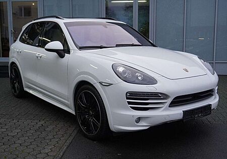 Porsche Cayenne Diesel Sport Design Navi/Pano/AHK/21"