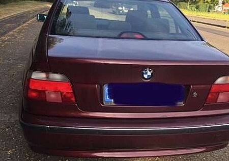 BMW 523i 523