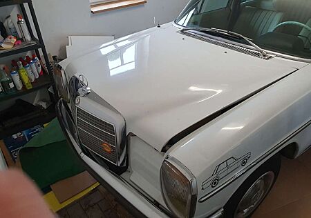 Mercedes-Benz W 114/115 Strich-Acht H-Zulassung 4Gang Schalter