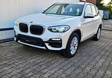BMW X3 xDrive 20d *NAVI*LED*AHK*HiFi*LENKRADHEIZUNG
