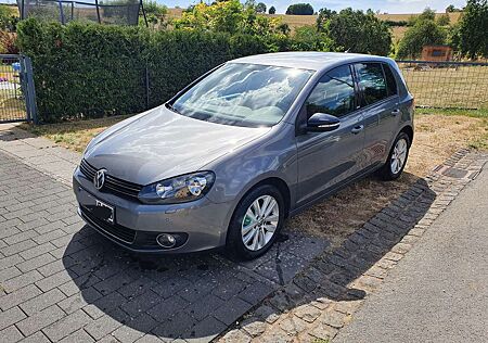 VW Golf Volkswagen 1.6 TDI DPF Style