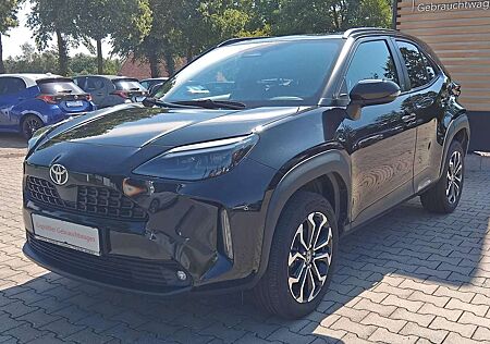 Toyota Yaris Cross Hybrid 130 PS Team Deutschland, Winter-Paket, Navi uvm...