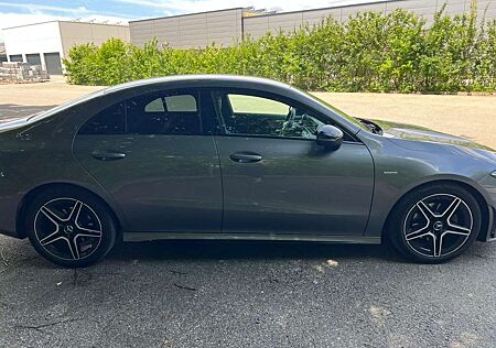 Mercedes-Benz CLA 200 d 4Matic Shooting Brake 8G-DCT AMG Line