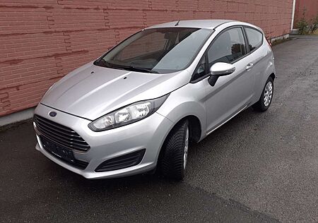 Ford Fiesta 1.25 82 PS Cool & Sound aus 1.Hand mit Winterpaket